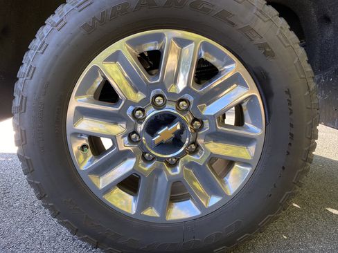 Used 2025 Chevrolet Silverado 2500 High Country w/ High Country Premium Package image 49