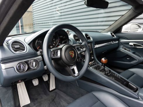 Certified 2022 Porsche 718 Cayman GTS RWD image 4