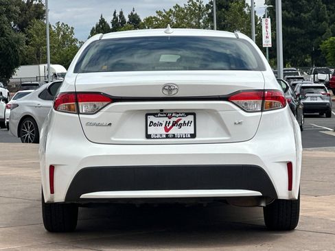 Used 2022 Toyota Corolla LE FWD image 5