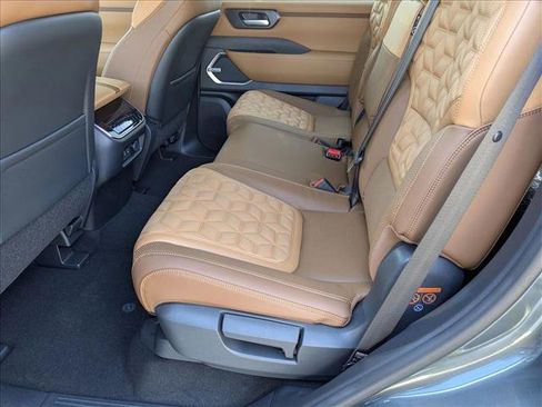 Used 2025 Nissan Armada Platinum Reserve w/ Convenience Package image 14