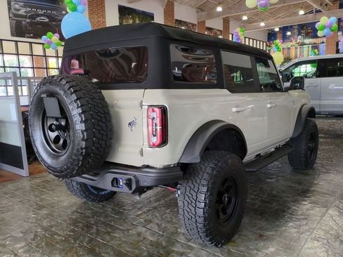 New 2025 Ford Bronco Outer Banks w/ Sasquatch Package AWD/4WD image 5