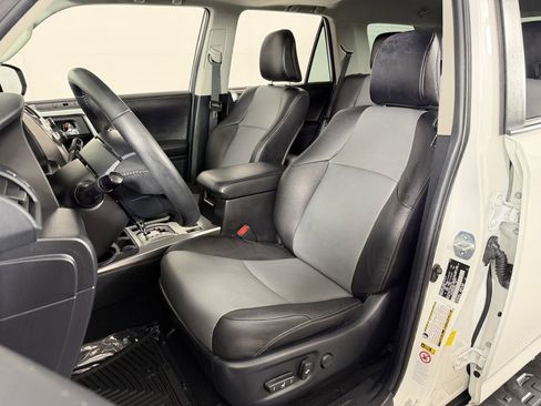 Used 2015 Toyota 4Runner SR5 Premium image 19