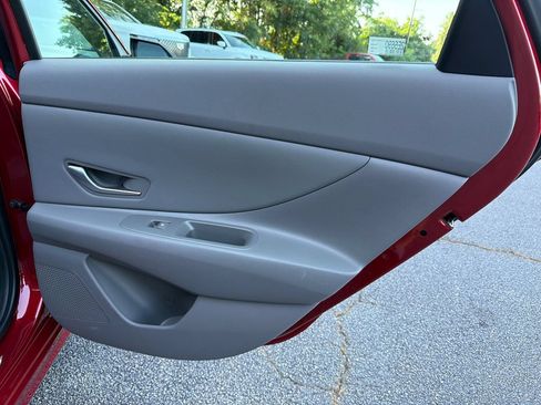 Used 2025 Hyundai Elantra Sport FWD image 16