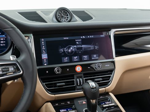 New 2026 Porsche Macan AWD/4WD image 23