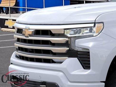 New 2026 Chevrolet Silverado 1500 High Country AWD/4WD image 15
