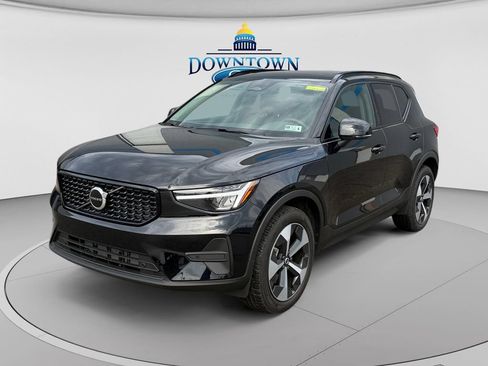 Used 2026 Volvo XC40 B5 Core w/ Protection Package Premier AWD/4WD image 7