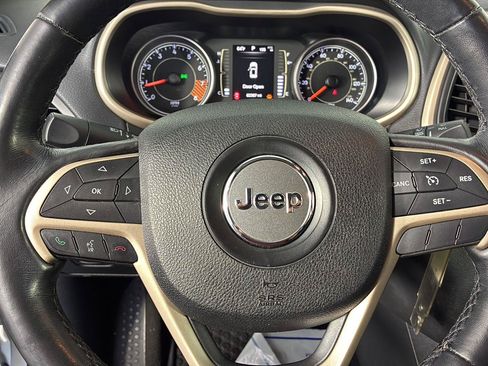 Used 2015 Jeep Cherokee Latitude w/ Cold Weather Group FWD image 38