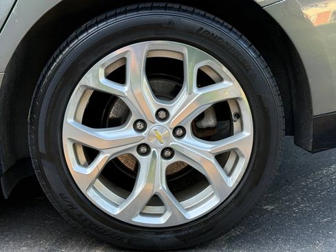 Used 2017 Chevrolet Volt Premier w/ Driver Confidence II Package FWD image 22
