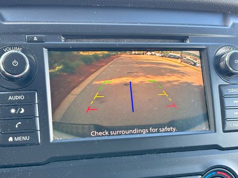 Used 2019 Nissan Titan S image 7