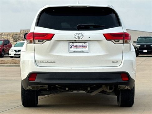 Used 2019 Toyota Highlander XLE image 7