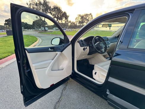 Used 2014 Volkswagen Tiguan SE image 14