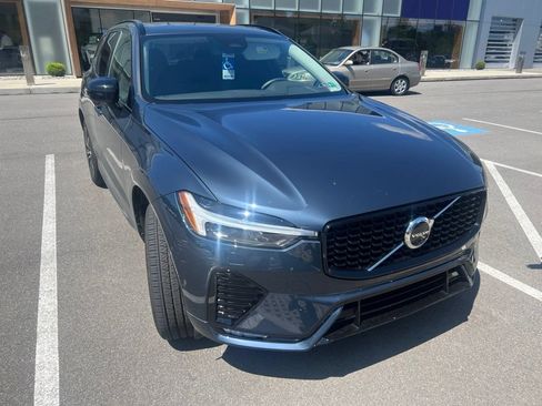 Used 2024 Volvo XC60 B5 Plus w/ Protection Package Premier AWD/4WD image 3