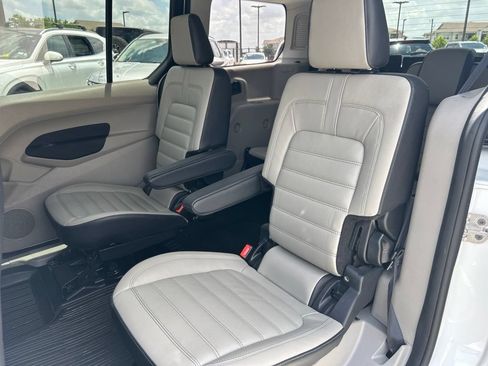 Used 2019 Ford Transit Connect XLT w/ XLT Premium Package FWD image 31