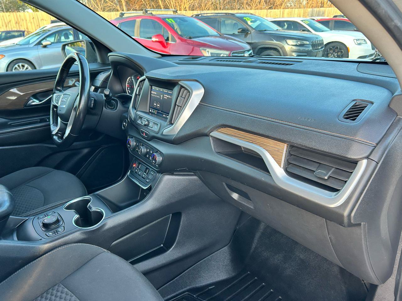 Used 2020 GMC Terrain SLE w/ Driver Convenience Package AWD/4WD image 9