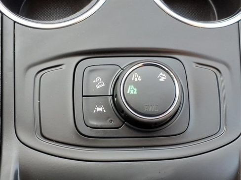 Used 2024 GMC Terrain SLE AWD/4WD image 22