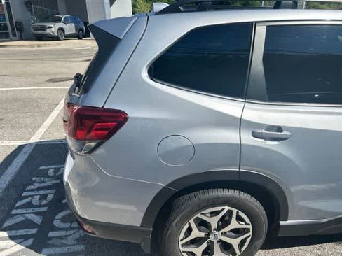 Used 2023 Subaru Forester Premium AWD/4WD image 7
