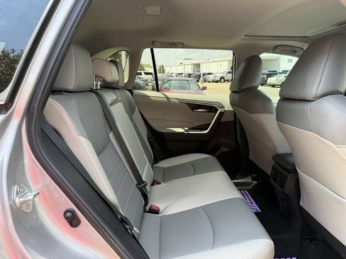 Used 2023 Toyota RAV4 XLE Premium FWD image 33