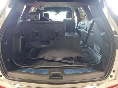 Used 2023 Buick Enclave Essence AWD/4WD image 18