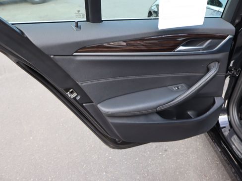 Used 2020 BMW 530i w/ Convenience Package RWD image 31