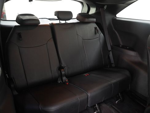 Used 2025 Toyota Sienna XSE AWD/4WD image 15