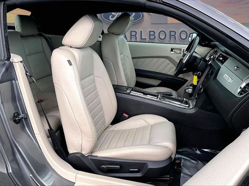 Used 2011 Ford Mustang GT Premium w/ Comfort Pkg RWD image 7