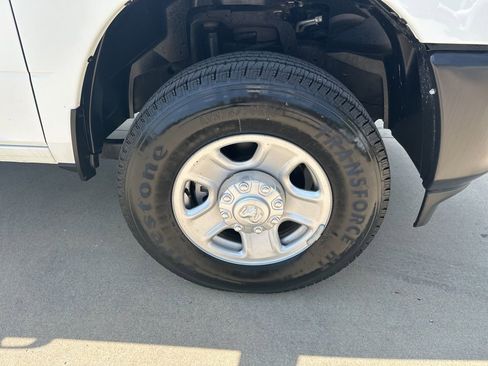 Used 2023 RAM 3500 Tradesman w/ Convenience Group image 16