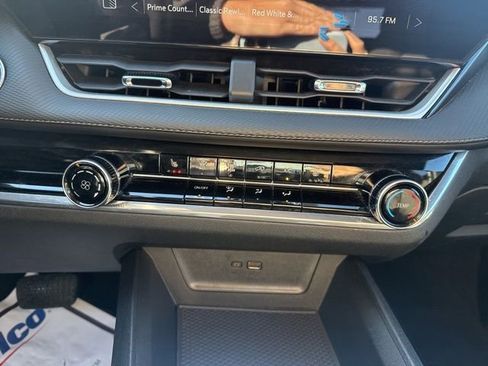 Used 2025 Chevrolet Equinox LT image 22