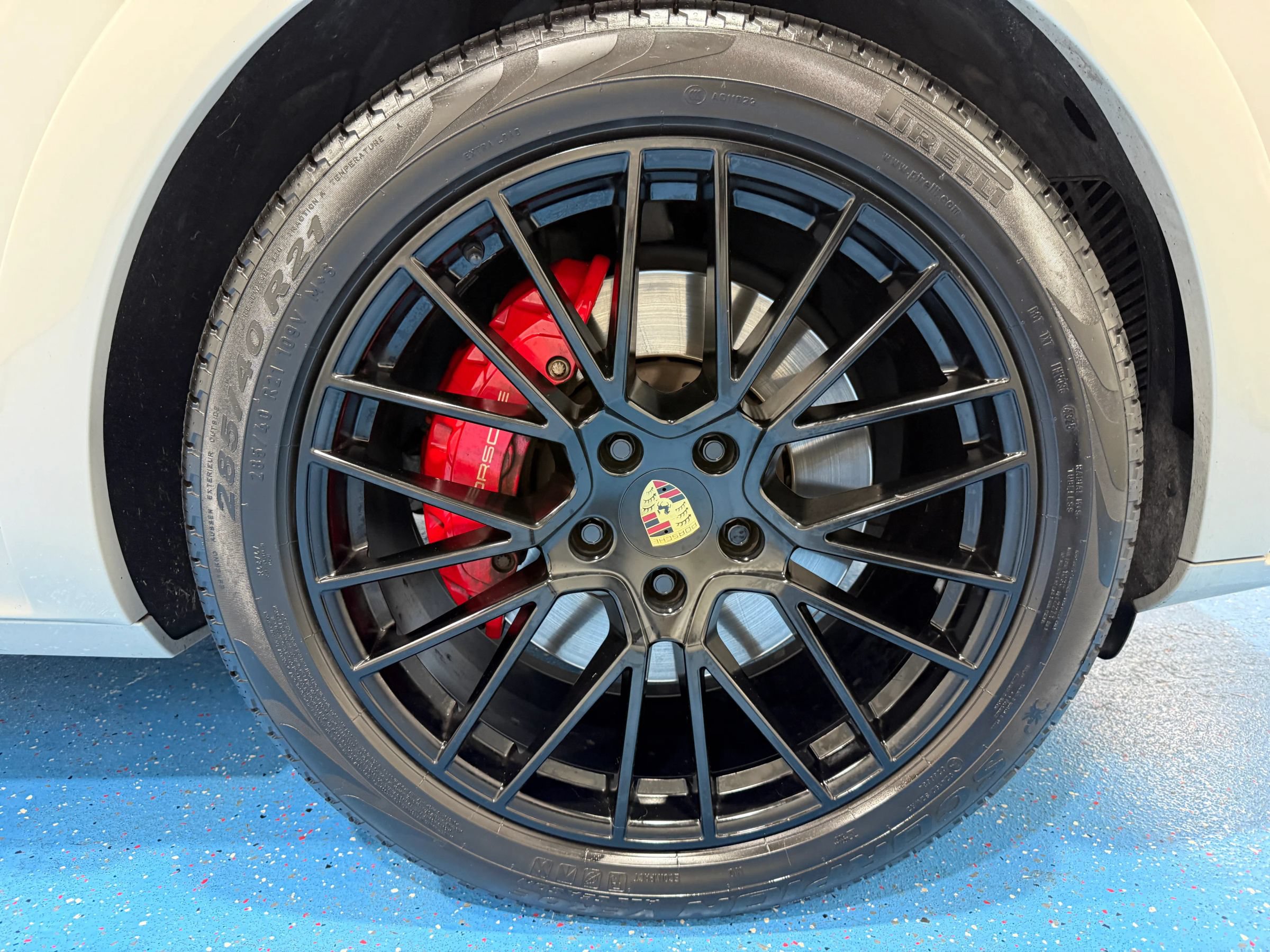 Used 2021 Porsche Cayenne GTS AWD/4WD image 48