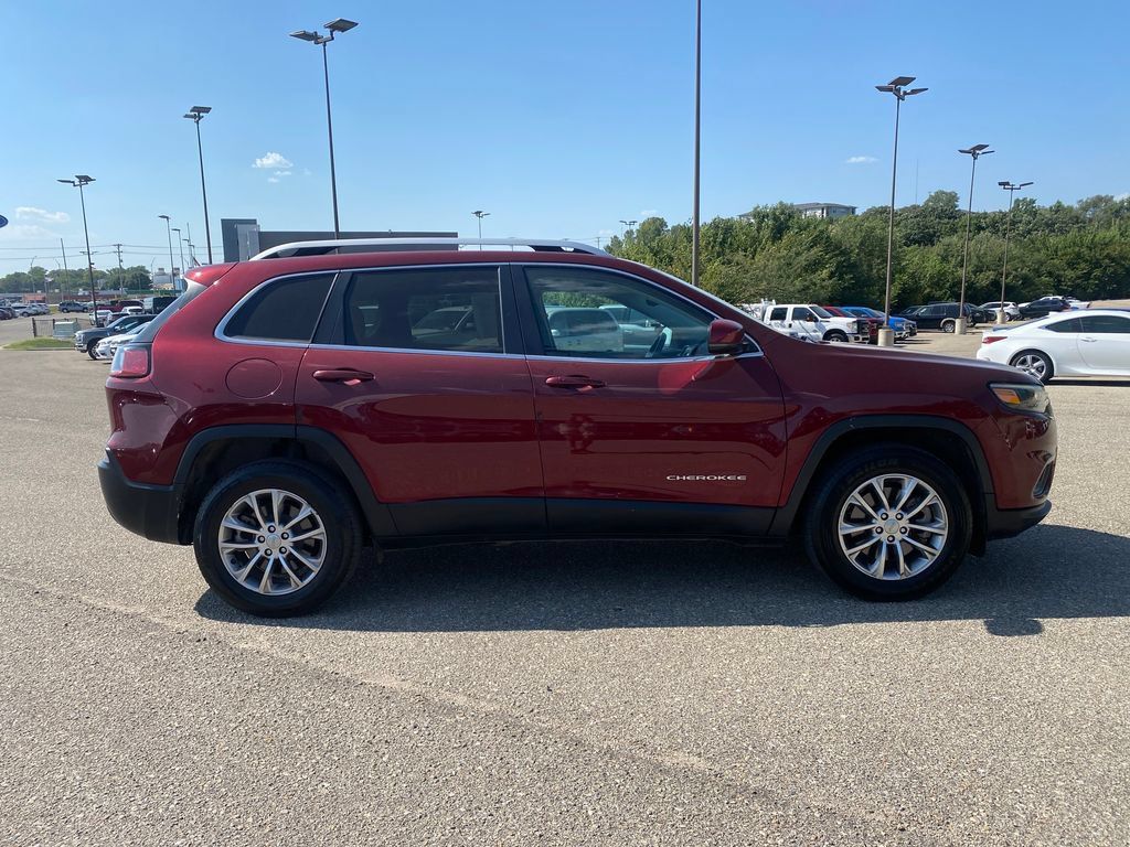 Used 2021 Jeep Cherokee Latitude Plus AWD/4WD image 7