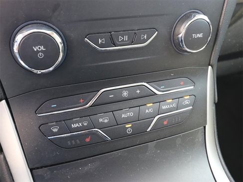 Certified 2019 Ford Edge SEL w/ Equipment Group 201A image 20