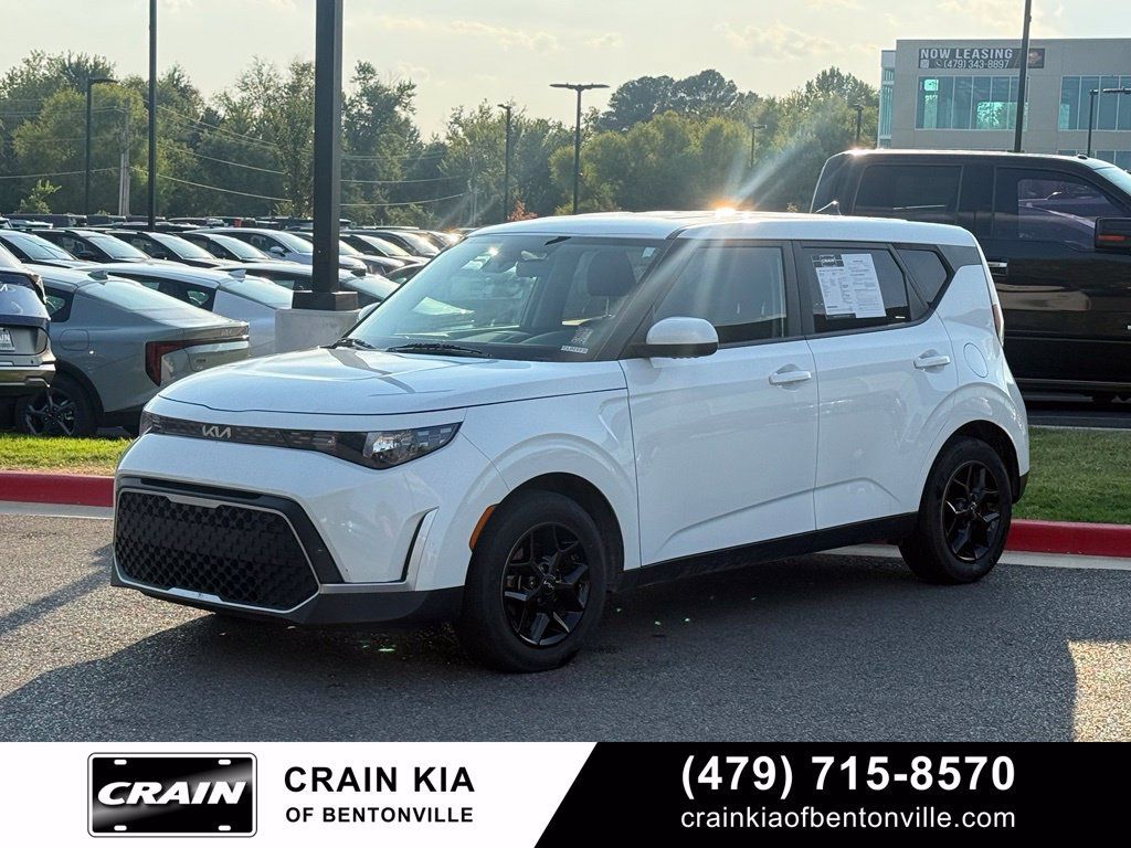 Certified 2024 Kia Soul LX w/ Option Group 015 FWD image 3