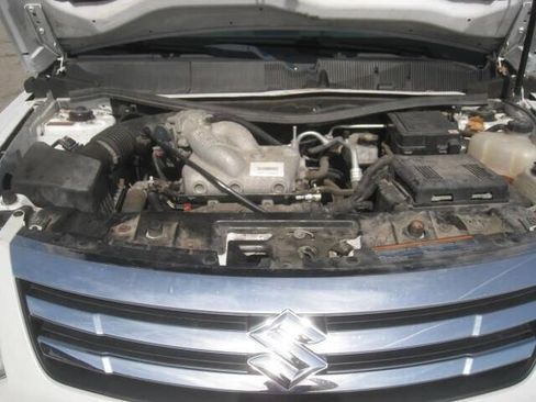 Used 2009 Suzuki XL7 Luxury image 32