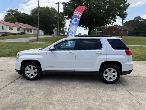 Used 2016 GMC Terrain SLE w/ Convenience Package AWD/4WD image 4