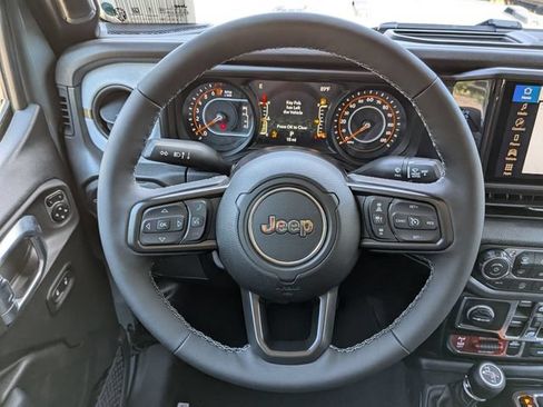 New 2026 Jeep Gladiator Sport AWD/4WD image 18