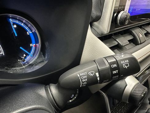 Used 2025 Toyota RAV4 XLE AWD/4WD image 22