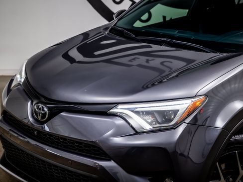 Used 2016 Toyota RAV4 SE w/ Advanced Technology Package FWD image 19