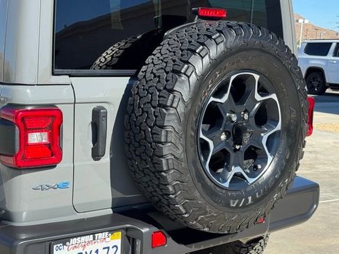 Used 2023 Jeep Wrangler Unlimited Rubicon 4xe image 11