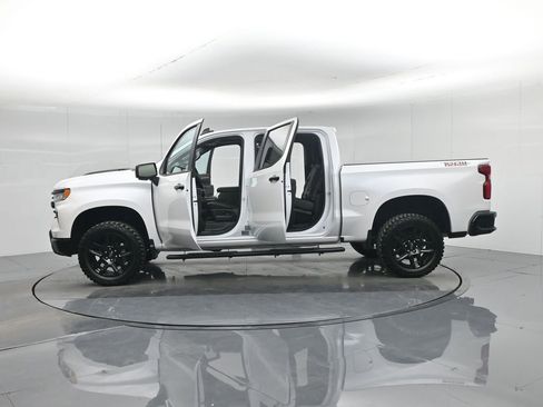 Used 2024 Chevrolet Silverado 1500 LT Trail Boss w/ LT Trail Boss Premium Package image 39