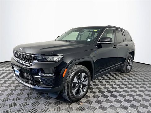 Used 2023 Jeep Grand Cherokee 4WD 4xe image 2