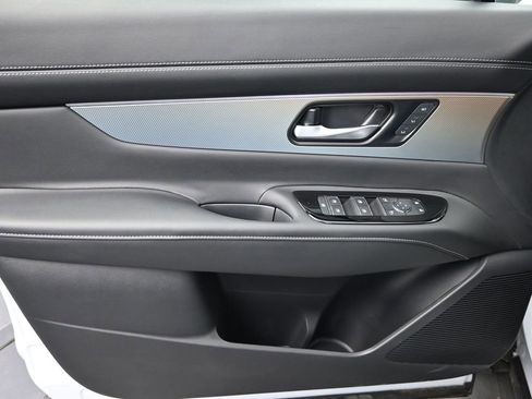 Used 2025 Nissan Murano SL AWD/4WD image 14