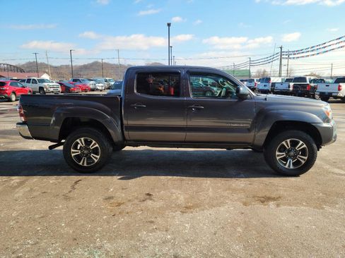 Used 2013 Toyota Tacoma PreRunner w/ SR5 Pkg image 18