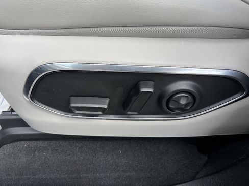 Used 2023 Jeep Wagoneer Series II AWD/4WD image 20