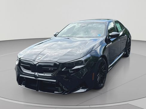 New 2027 BMW M5 AWD/4WD image 1
