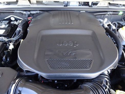 Used 2018 Jeep Wrangler Unlimited Sport S image 25