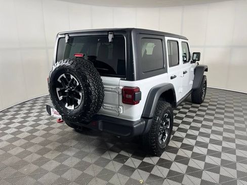Used 2025 Jeep Wrangler Unlimited Rubicon AWD/4WD image 7