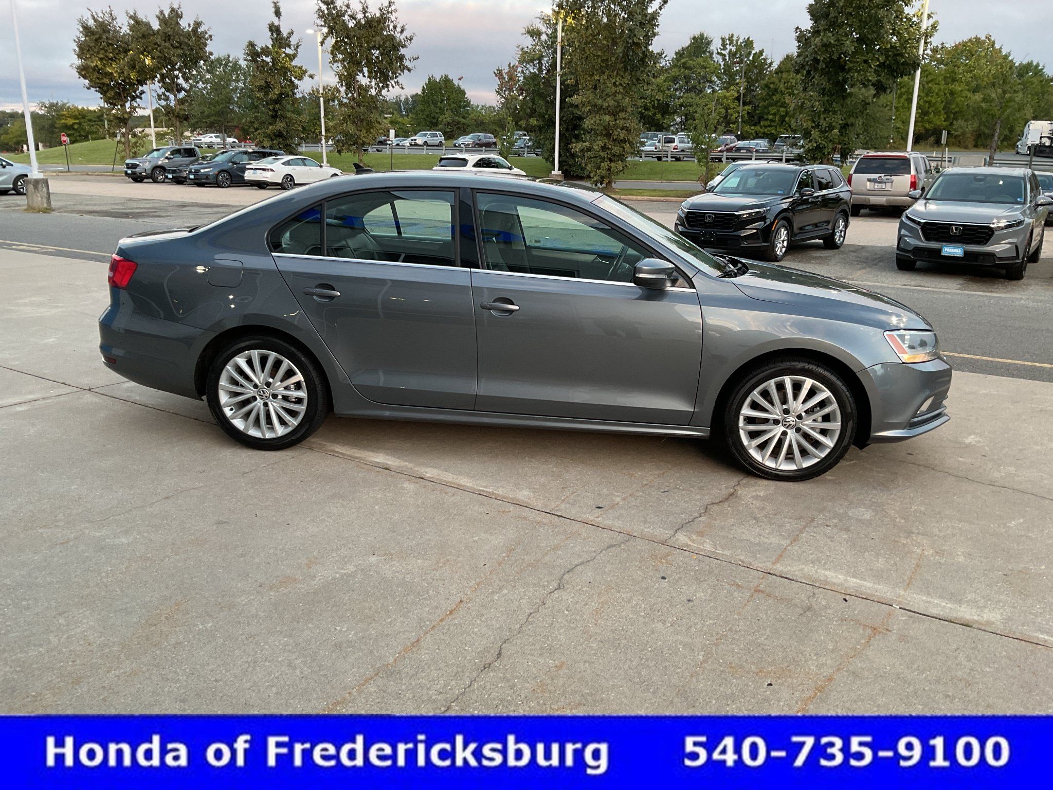 Used 2015 Volkswagen Jetta SE FWD image 8