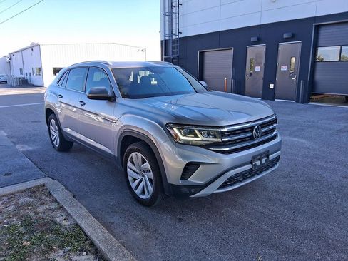 Used 2022 Volkswagen Atlas Cross Sport SE FWD image 1