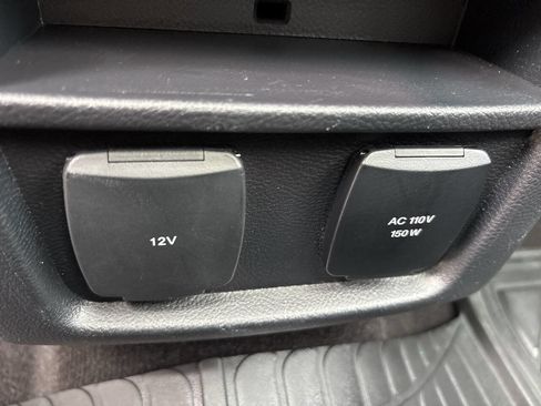 Used 2019 Ford Edge Titanium w/ Equipment Group 301A AWD/4WD image 38