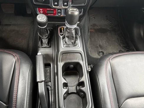 Used 2024 Jeep Wrangler Rubicon AWD/4WD image 32