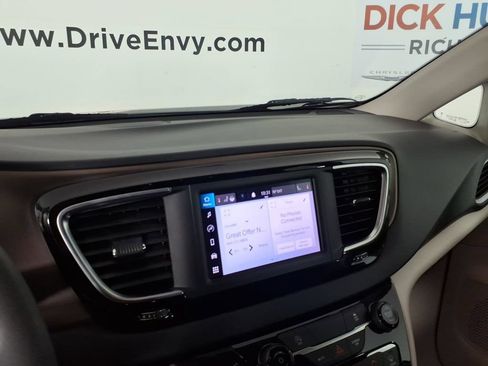 Used 2023 Chrysler Voyager LX FWD image 24